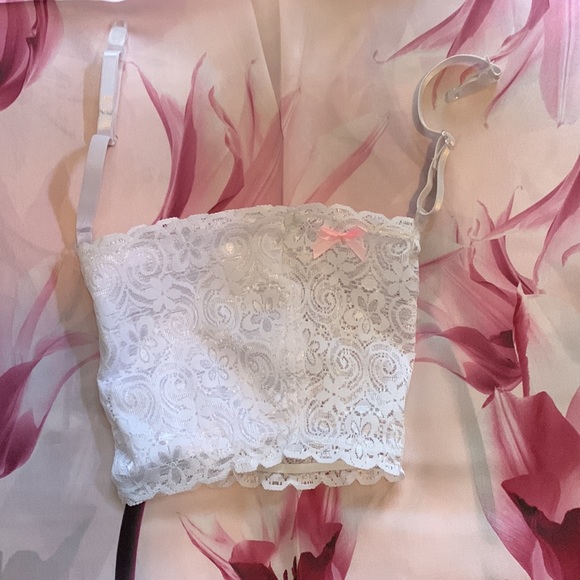 Lace Garter Cell Phone Holder - Picture 2 of 8